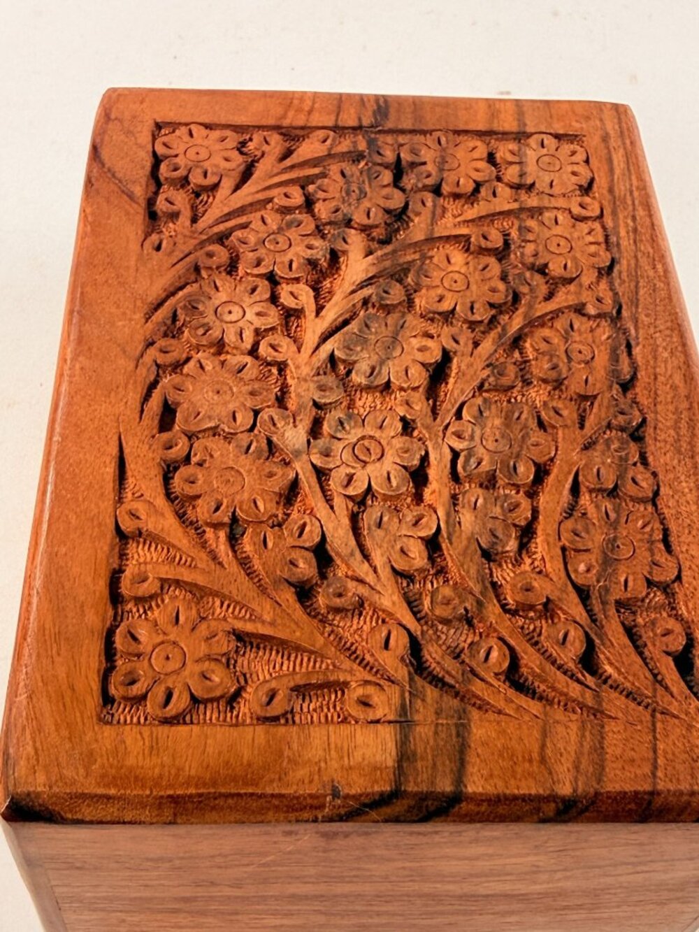 Vintage Tree of Life Wooden Hand Carved Urn Box India 7.5 x 5.5 x 3.5 - Picture 10 of 10